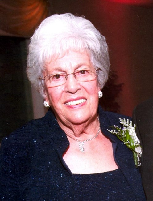 Obituario de Mary Gouveia
