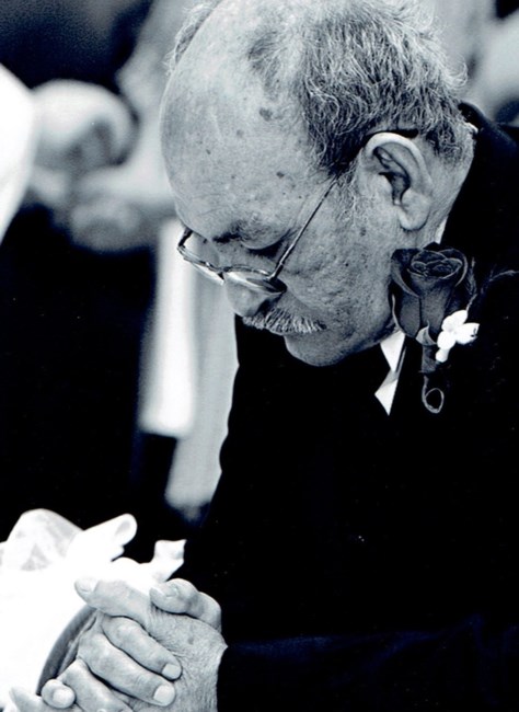 Obituary of Carlos Hodges-Davila