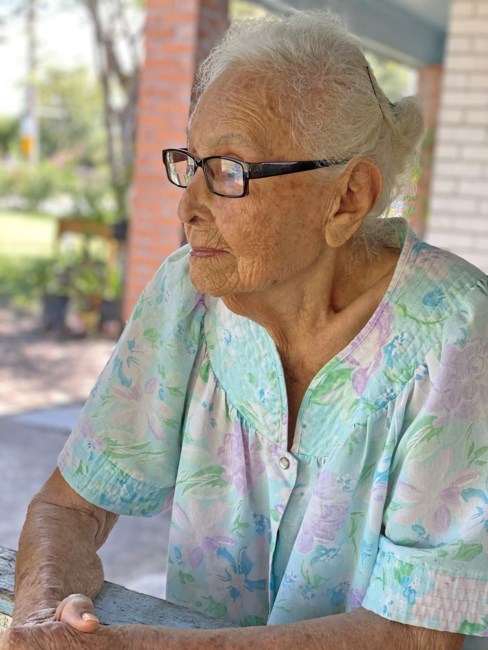 Obituary of Amparo V. de Leon