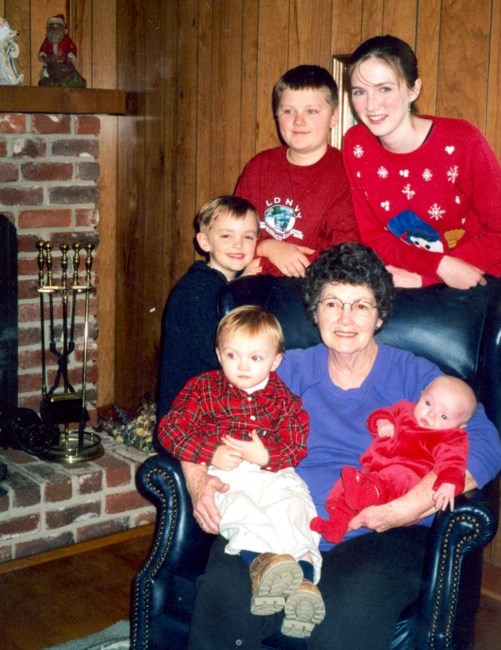 Obituario de Josephine Farrar Thompson