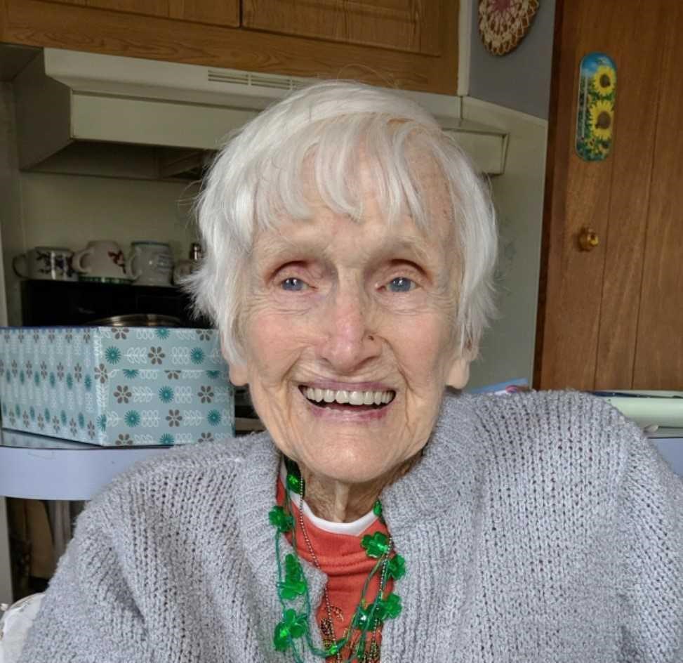 Obituary of Mary "Monnie" Margaret Loe