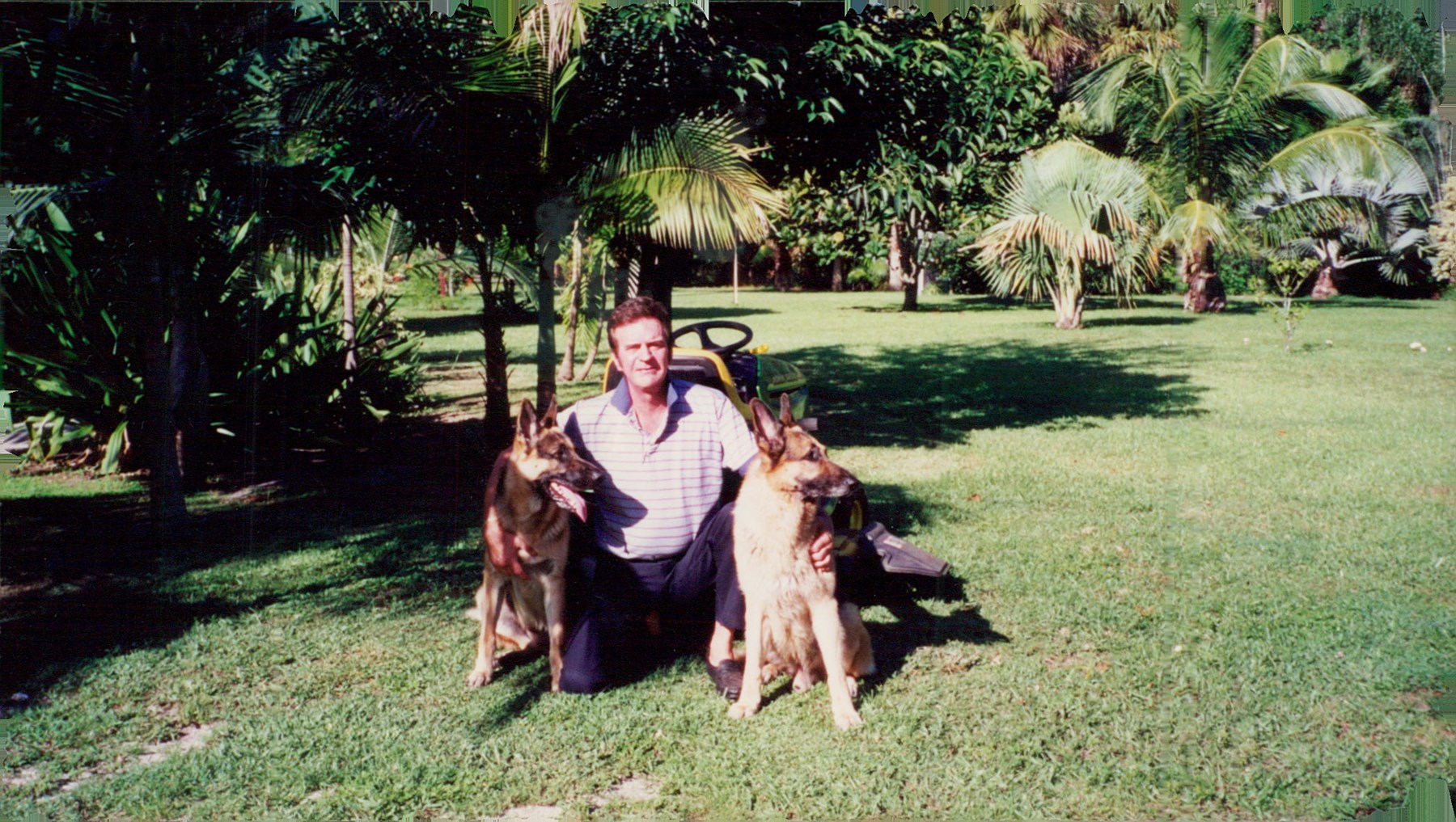 Obituario de John Artemik