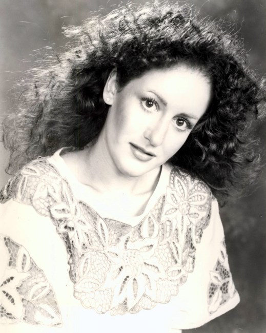 Obituary of Elaine Maria Rey