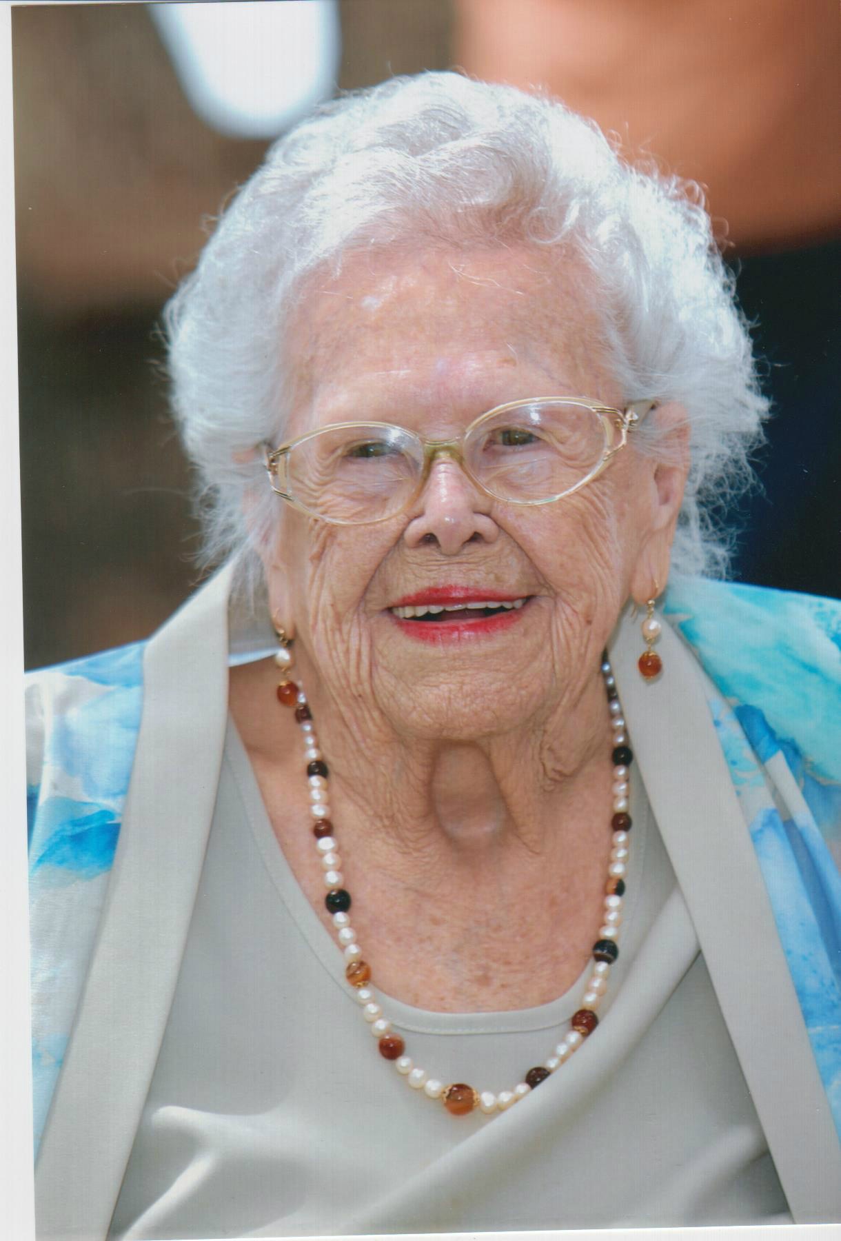 Obituario de Helen Bauer