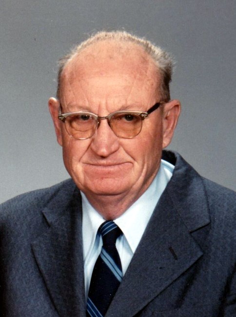Obituario de Roger W. VanCamp