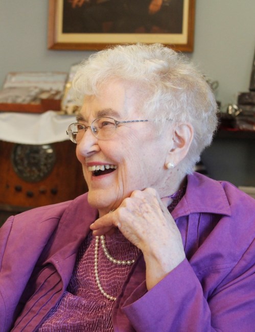 Obituario de Evelyn Agnes Greggain