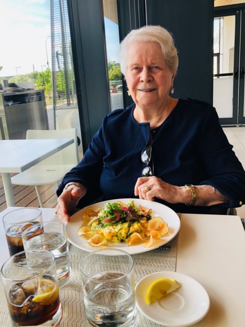 Obituary of Rosalie van den Berg