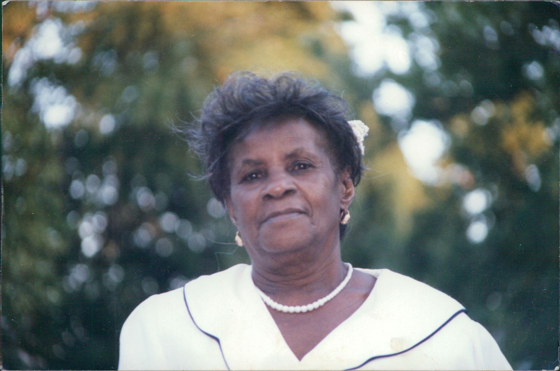 Obituary of Amonia Desir Simon