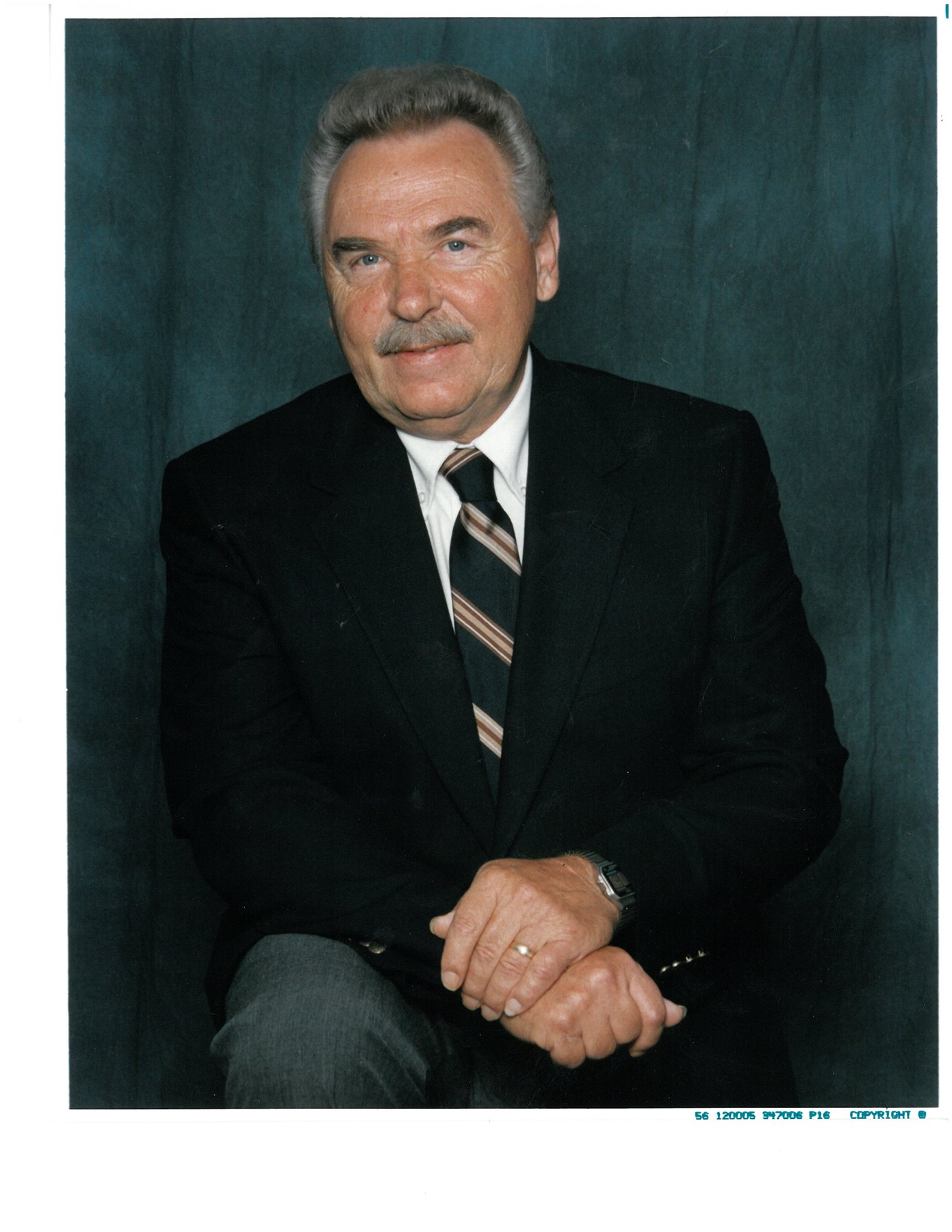 Obituary of Lowell E. Schoenherr