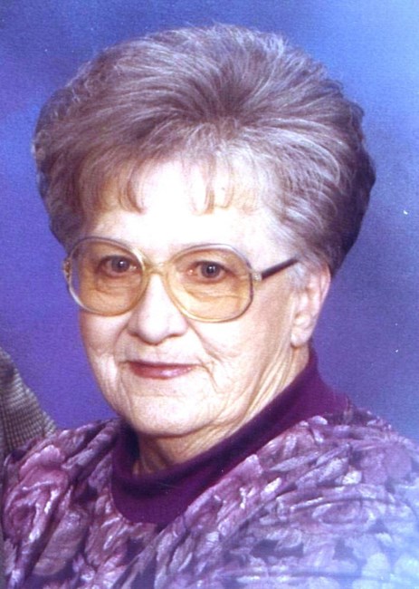 Obituary of Mae M Henry