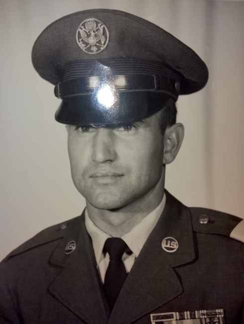 Obituary of Wallace Eugene Holcomb