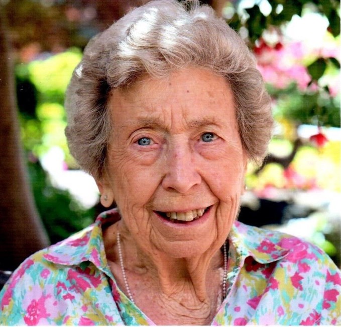 Obituario de Gertrude Joyce McNair