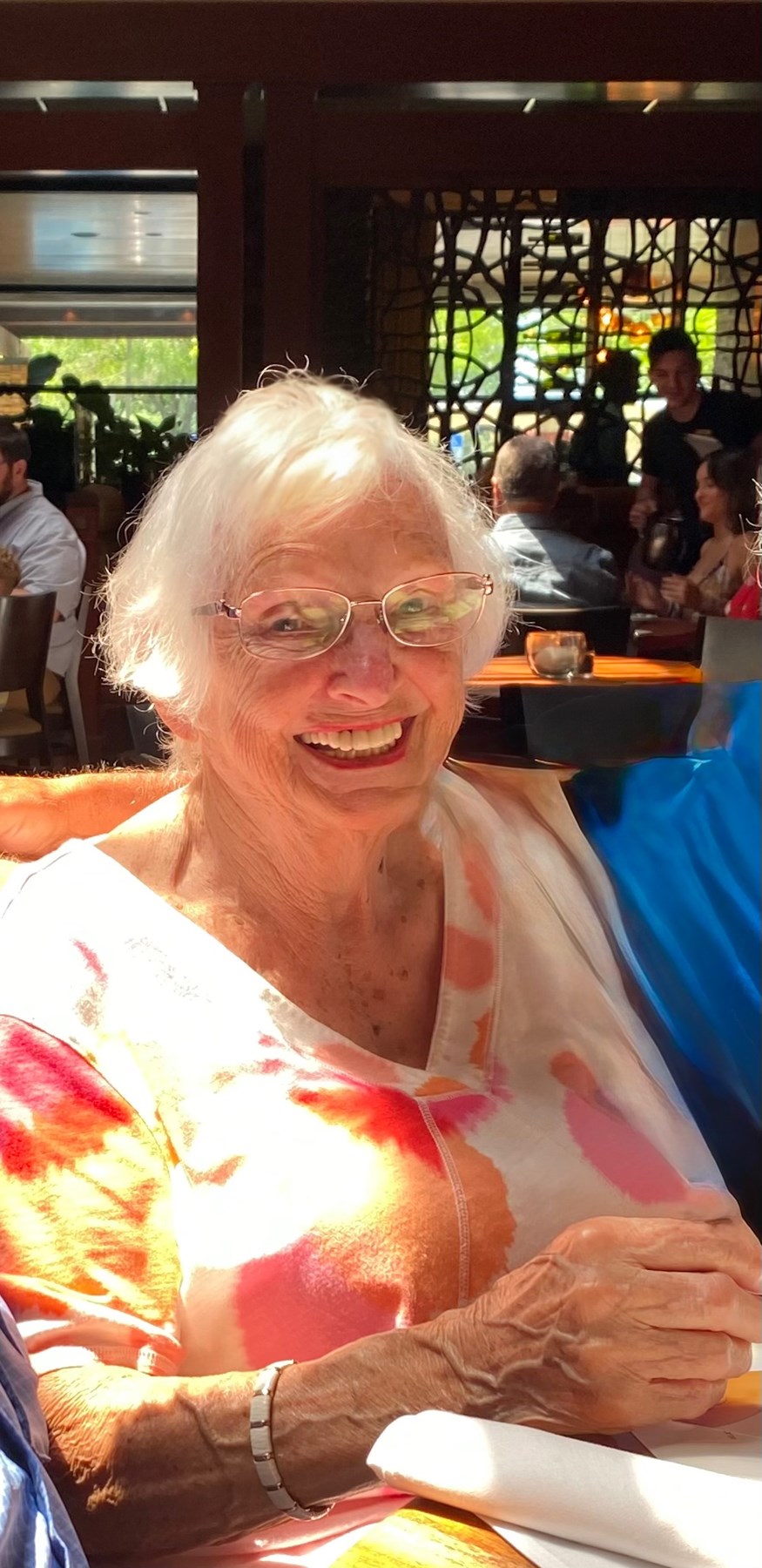 Obituario de Laurel Charlotte Burns