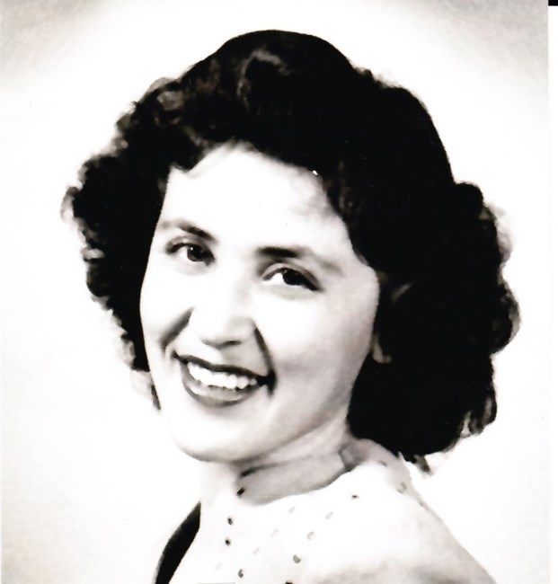 Avis de décès de Esther R. Salinas