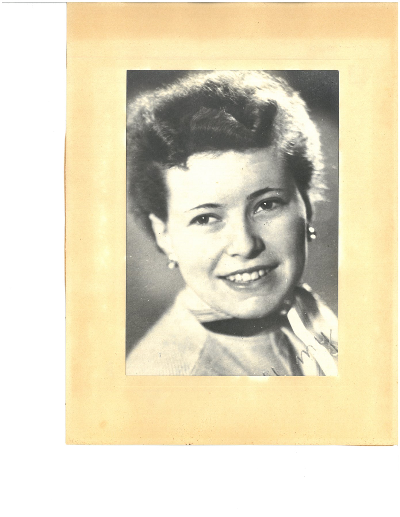 Obituary of Margit Savoy