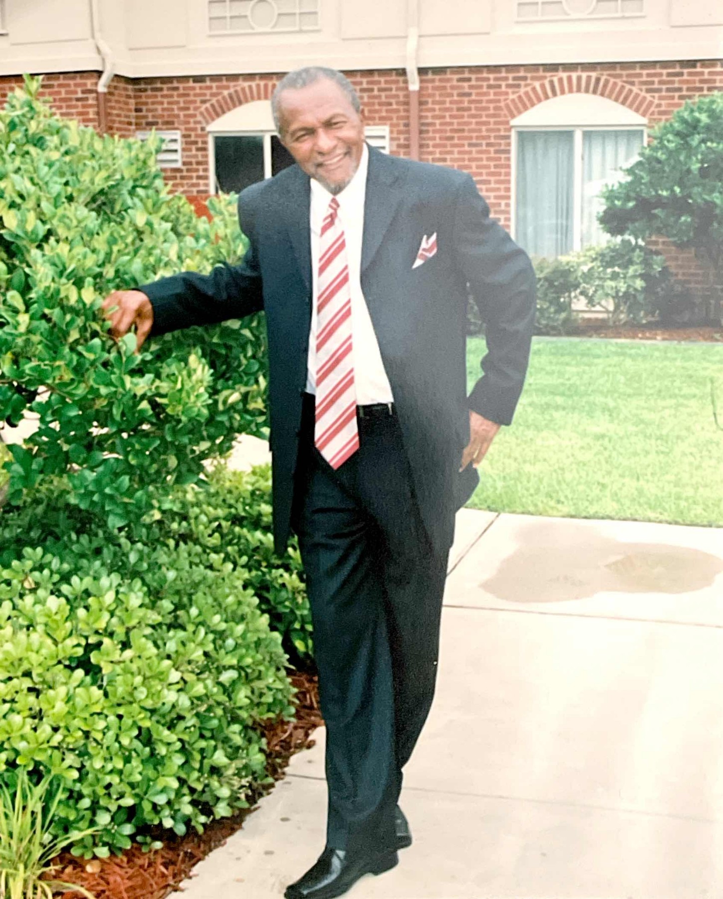 Avis de décès de Harris Baldwin Logan