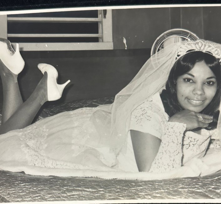 Obituario de Edna C. Azzi