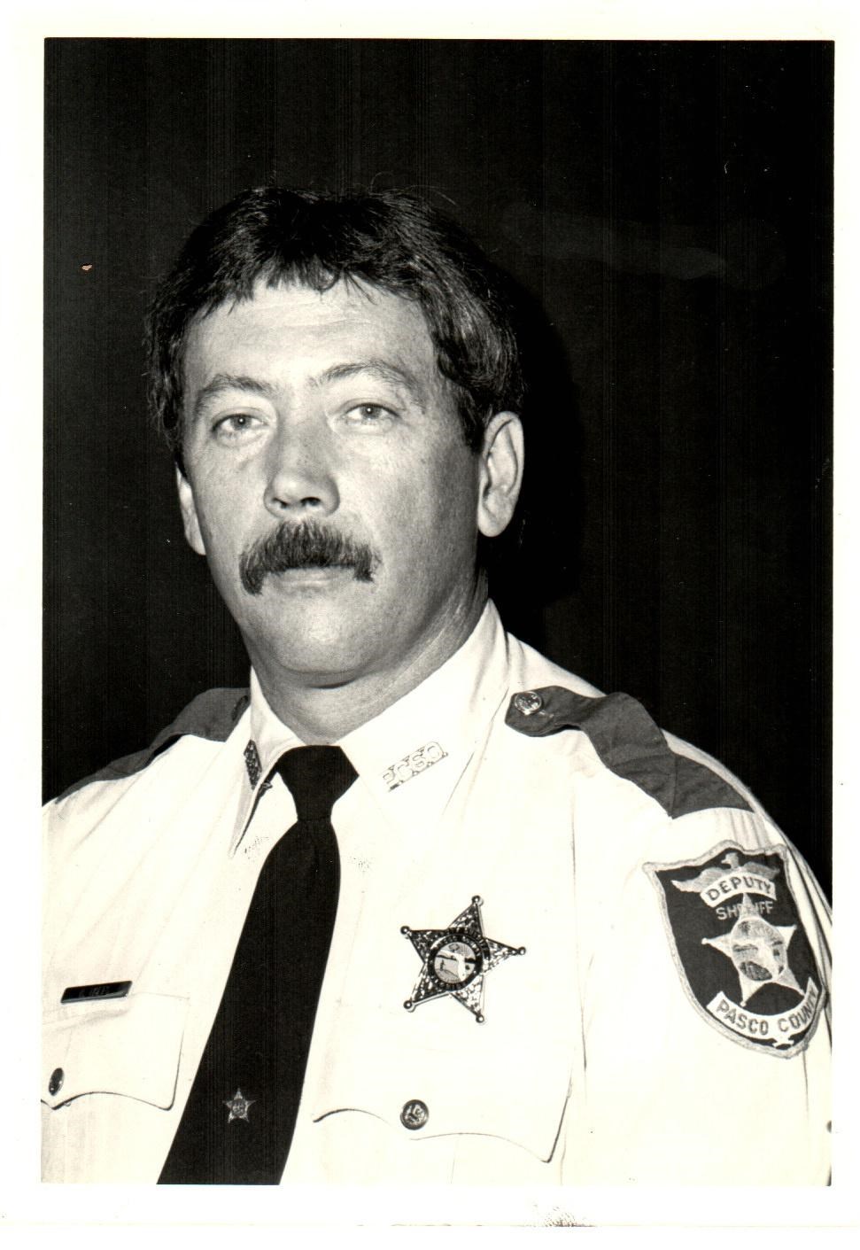 Obituary of Roger Allen Hoefs