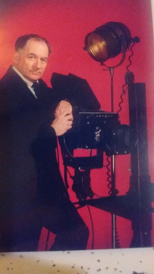 Obituario de Emmett Stuart Jr.