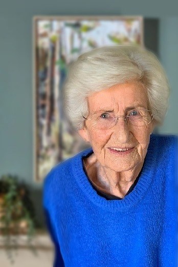 Obituary of Yvonne Crawford