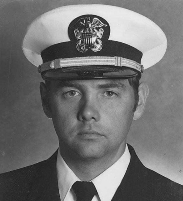 Avis de décès de Retired Lieutenant Commander US Navy Ronald Hugh Henry