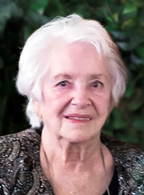 Obituario de Joan P. Hanson