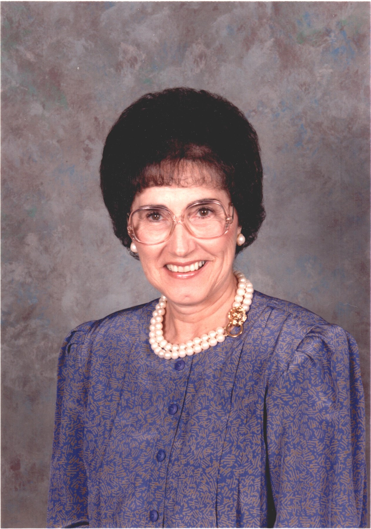 Obituary of Helen Bogar Moore