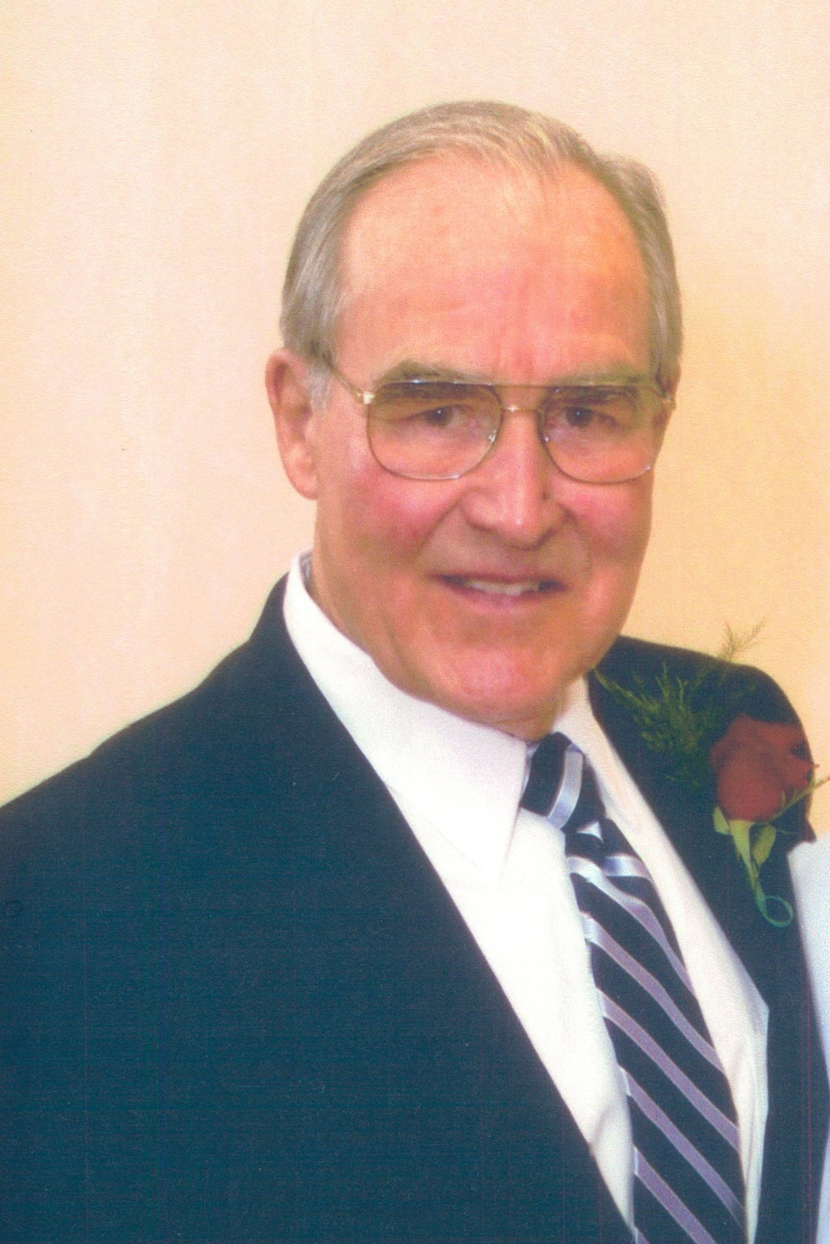 Obituario de Loyd Smilie