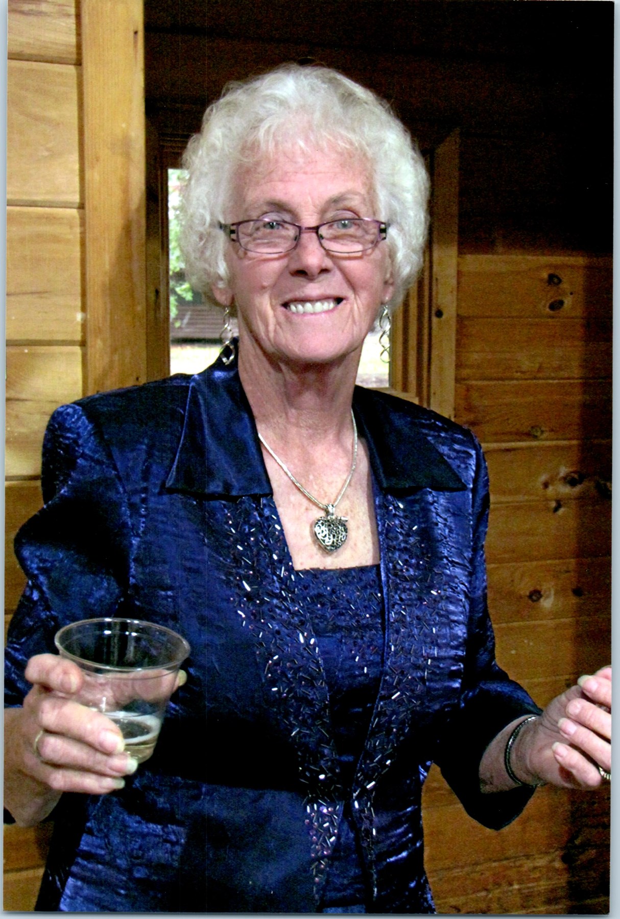 Obituary of Leona D. Walker