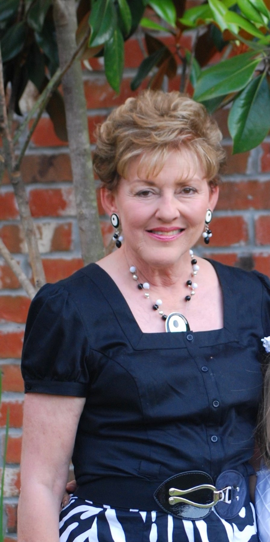 Obituary of Leona "Dee" Cardella Winters