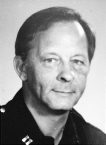 Obituary of Earl Herbert Carpenter