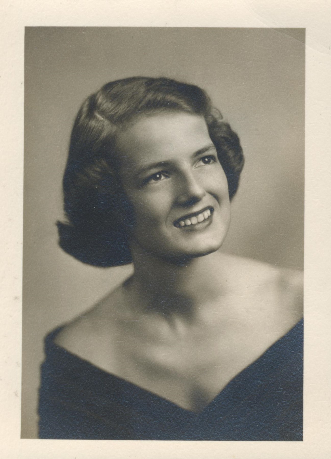 Obituary of Annette Lowell Siler Hungerford