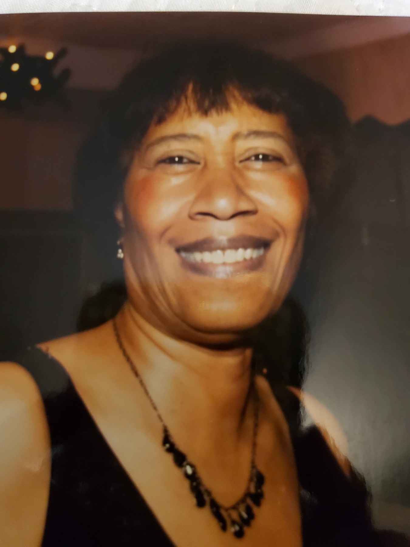 Obituario de Vera V Divinity