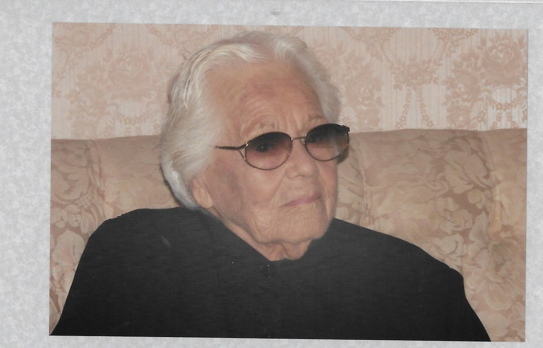 Obituary of Dolores Flores