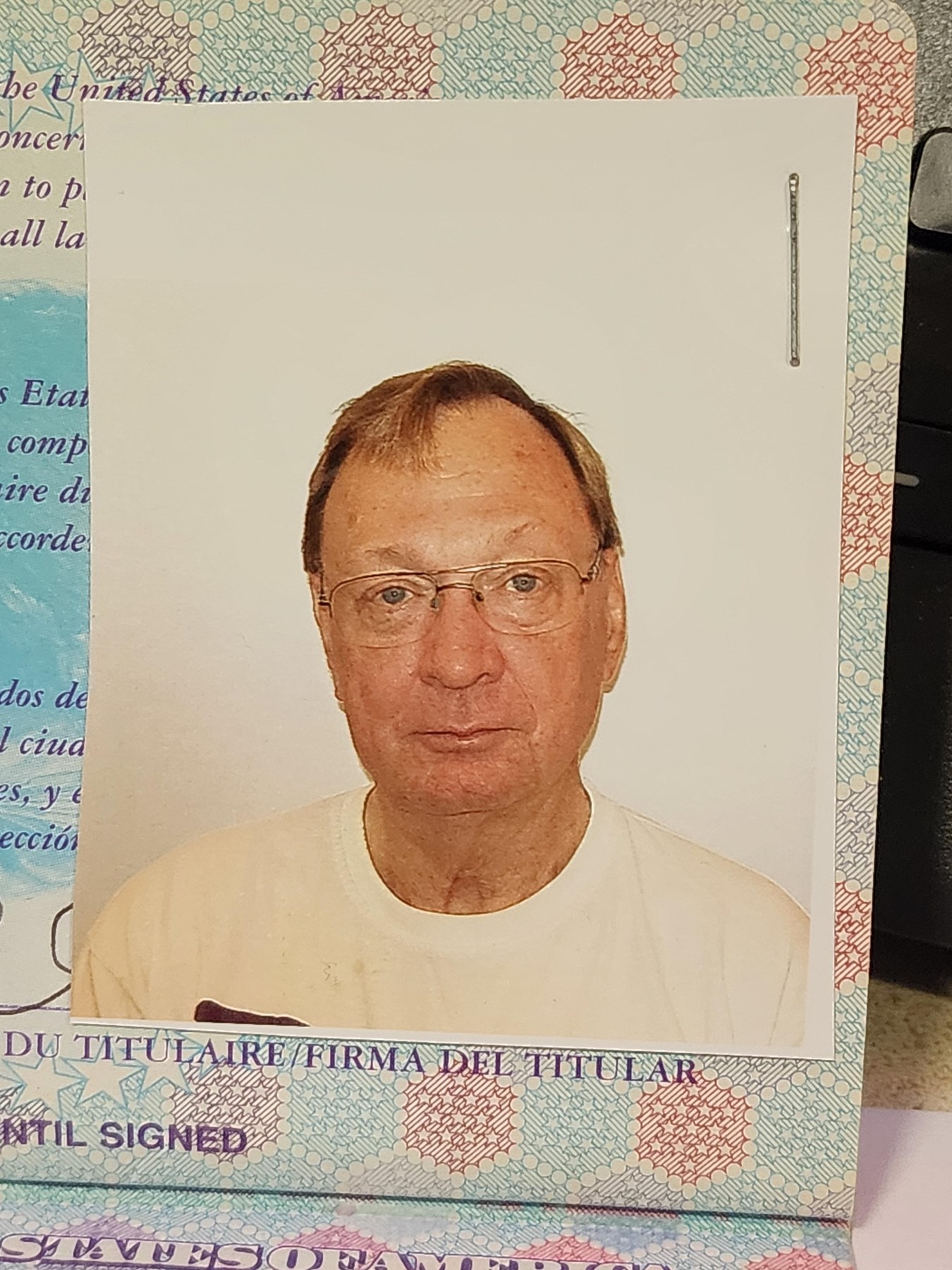 Avis de décès de James Val Chaplin