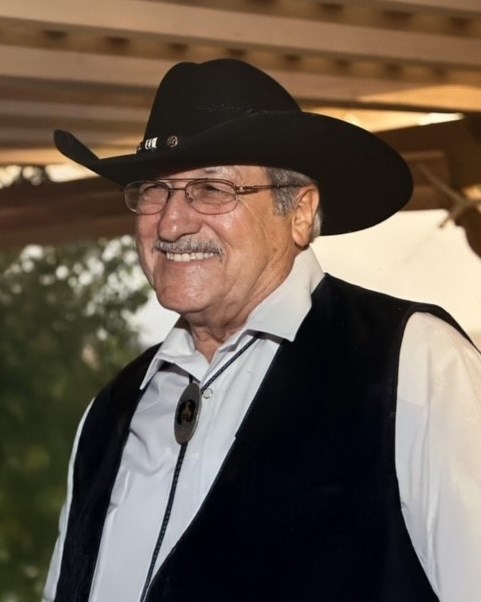 Obituario de Amador "Max" Chavez