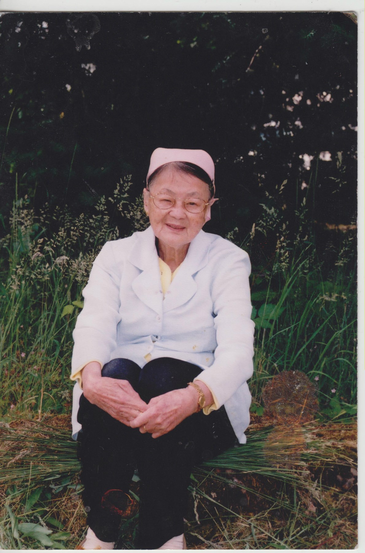 Obituary of Ly Thi Y