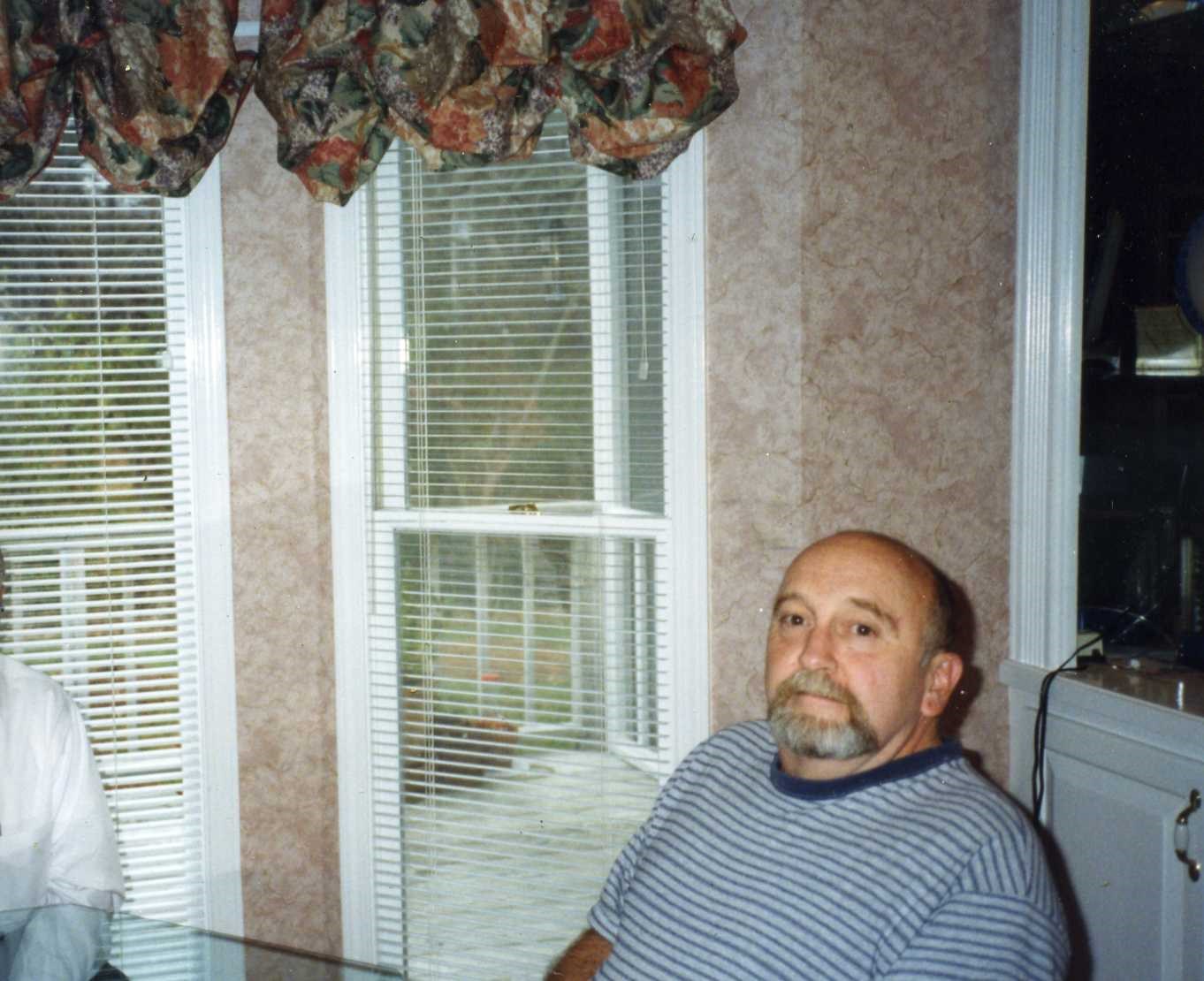 Obituario de Michael E. Collins