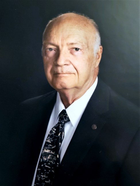 Obituario de Captain Neal Albert Quinn, Jr., USN, Retired