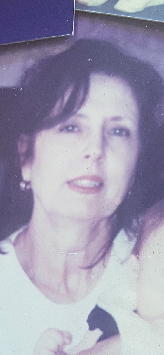 Obituary of Evelyn Russell Earheart