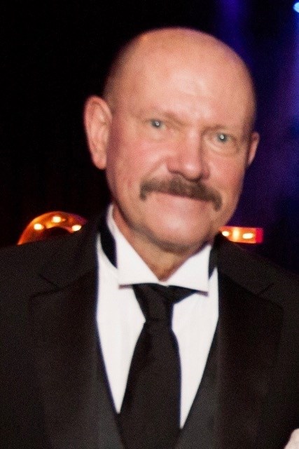 Obituario de Clifford S. Barker