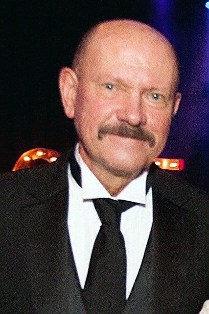 Obituario de Clifford S. Barker