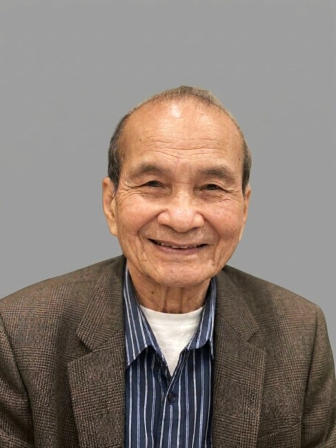 Obituary of Khuyen Hoang