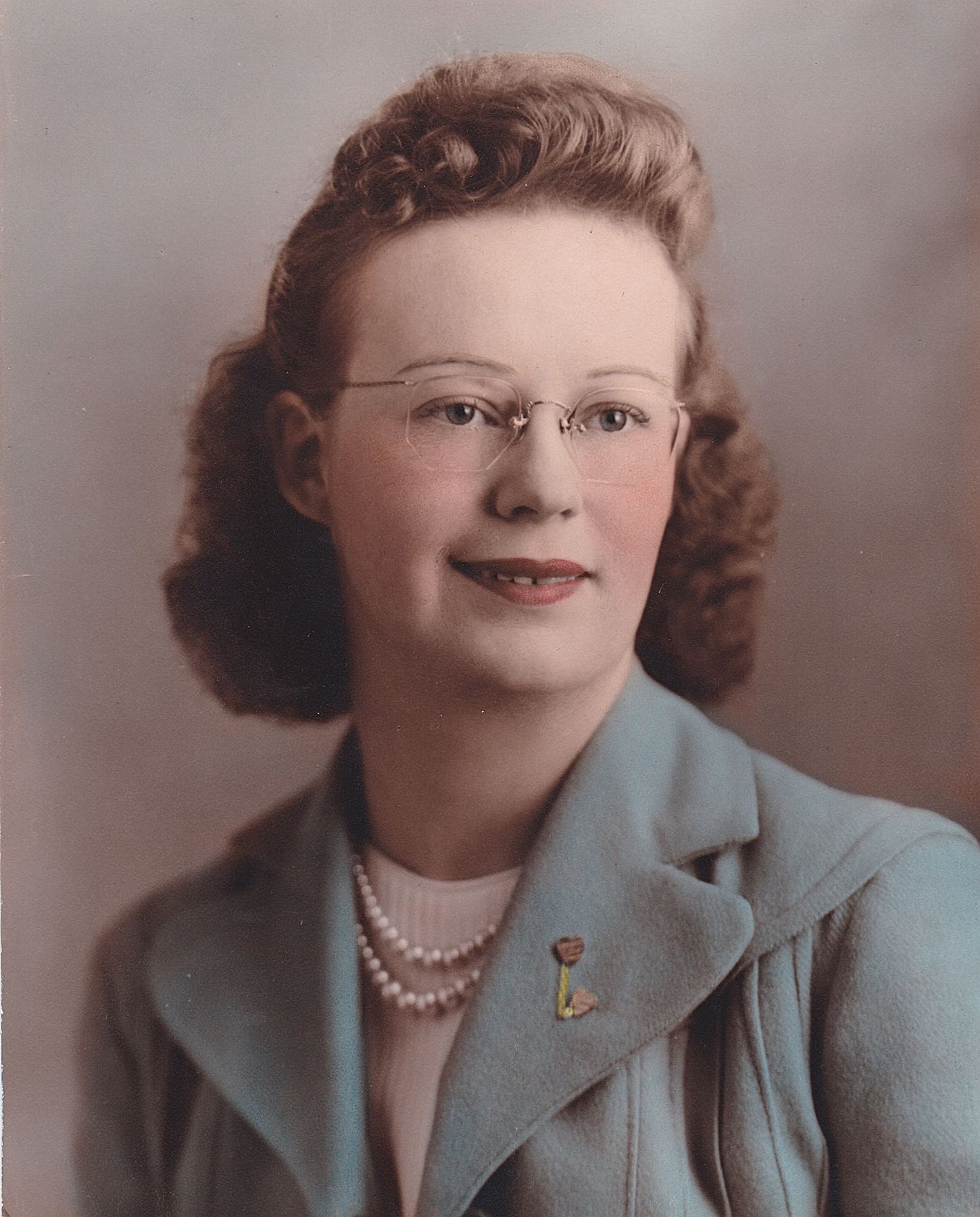 What Really Happened With Lillian Phillips And Her 1000 Men? - e9n2ofr