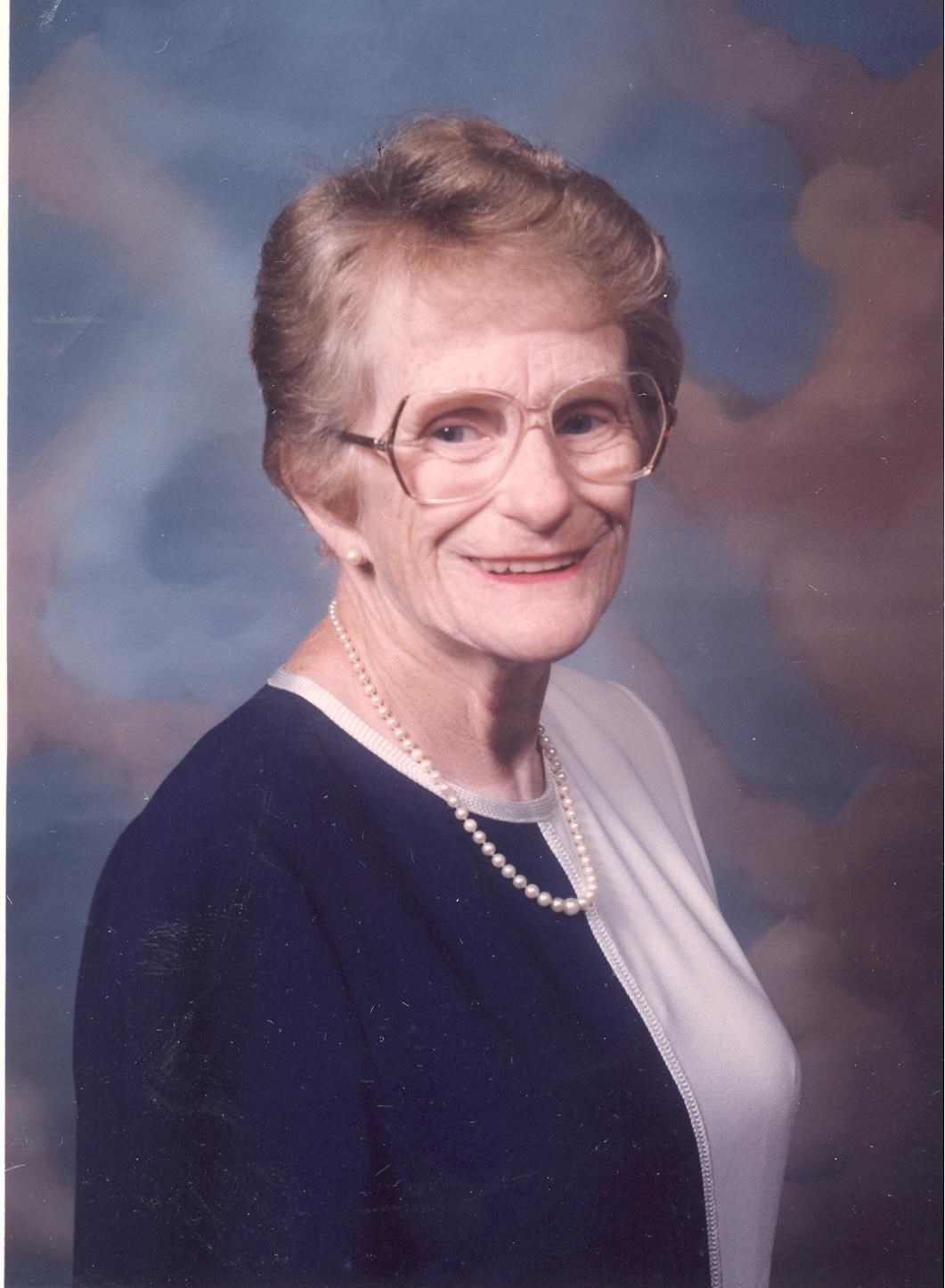 Obituary of Evelyn Frances Nichols