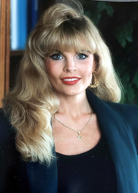 Obituary of Teresa "Teri" (Kardatzke) Estes