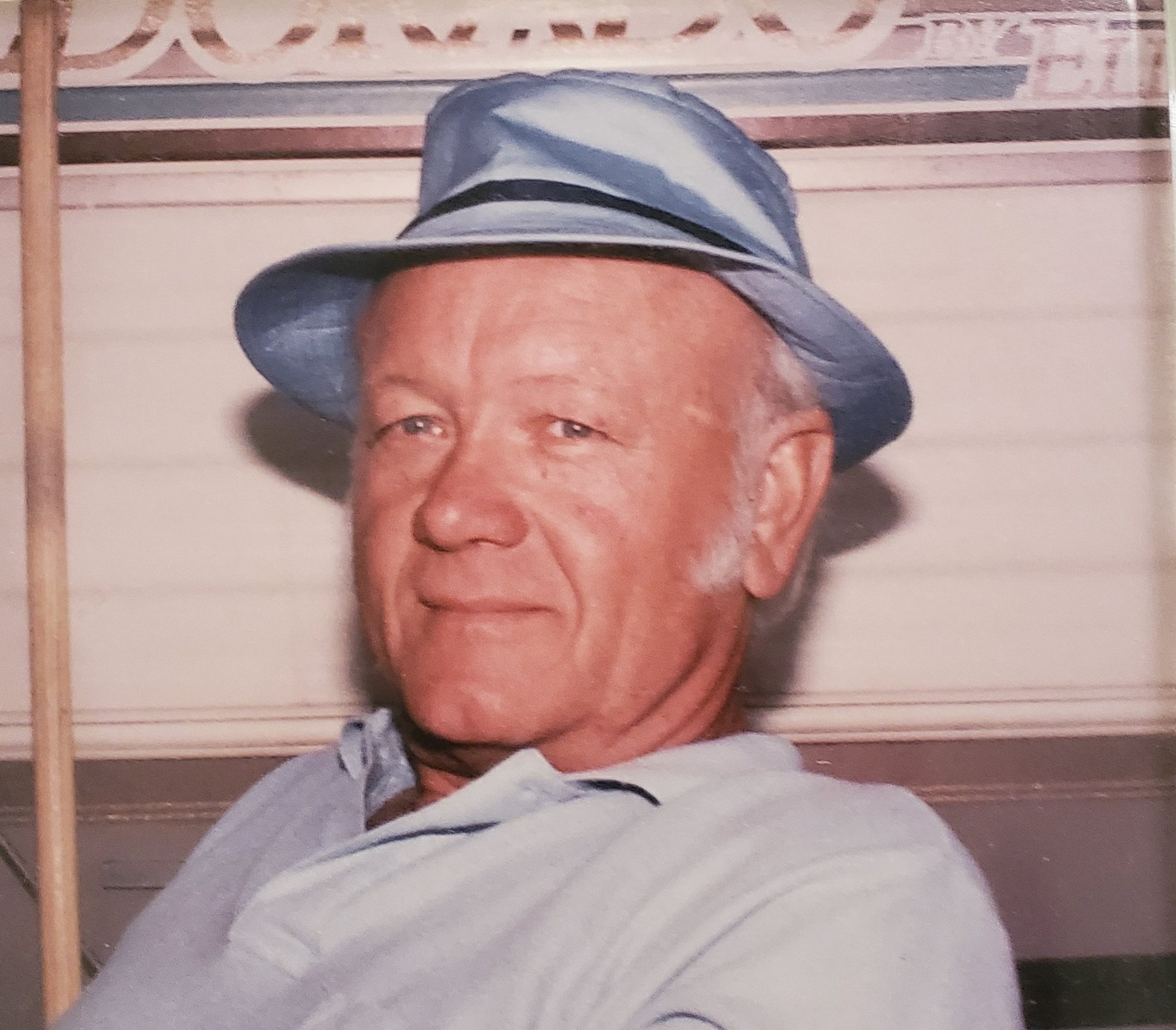 Obituario de George Edward Walker