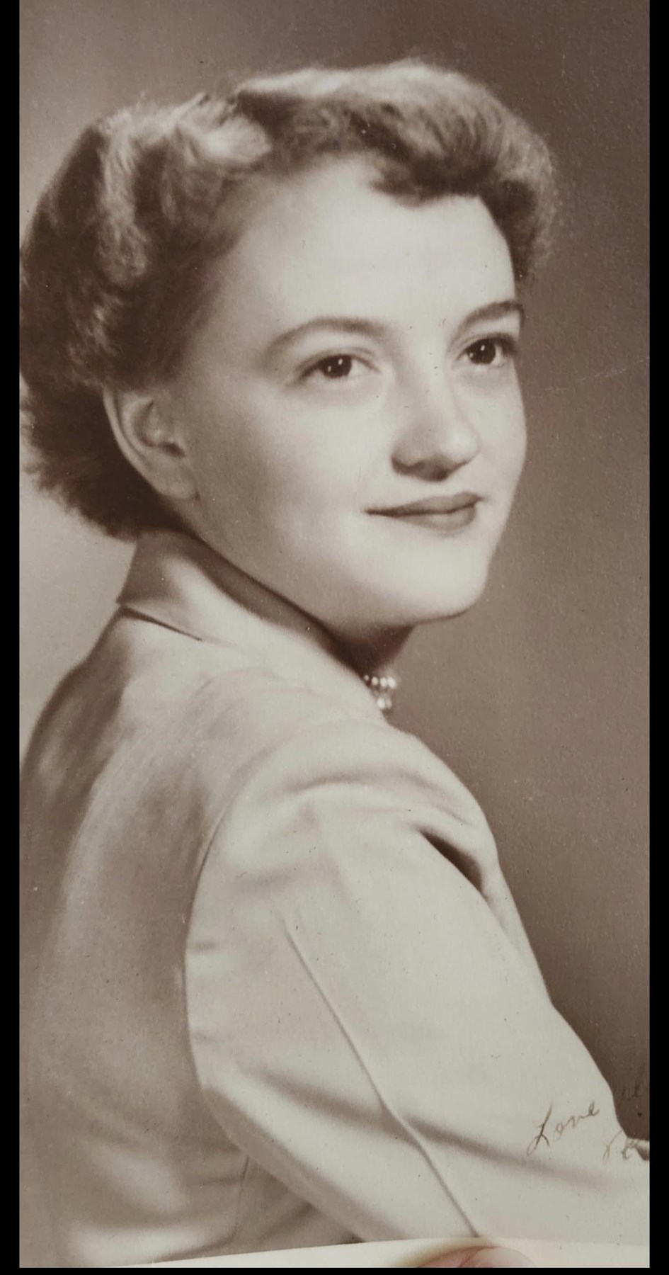 Obituary of Nina L. Hall