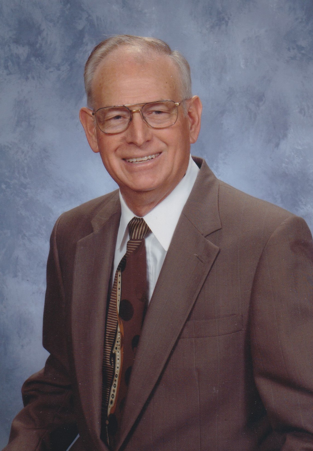 Obituary of Earl R White