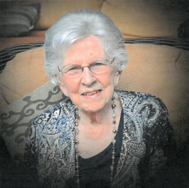 Obituario de Doris Maybelle Fry